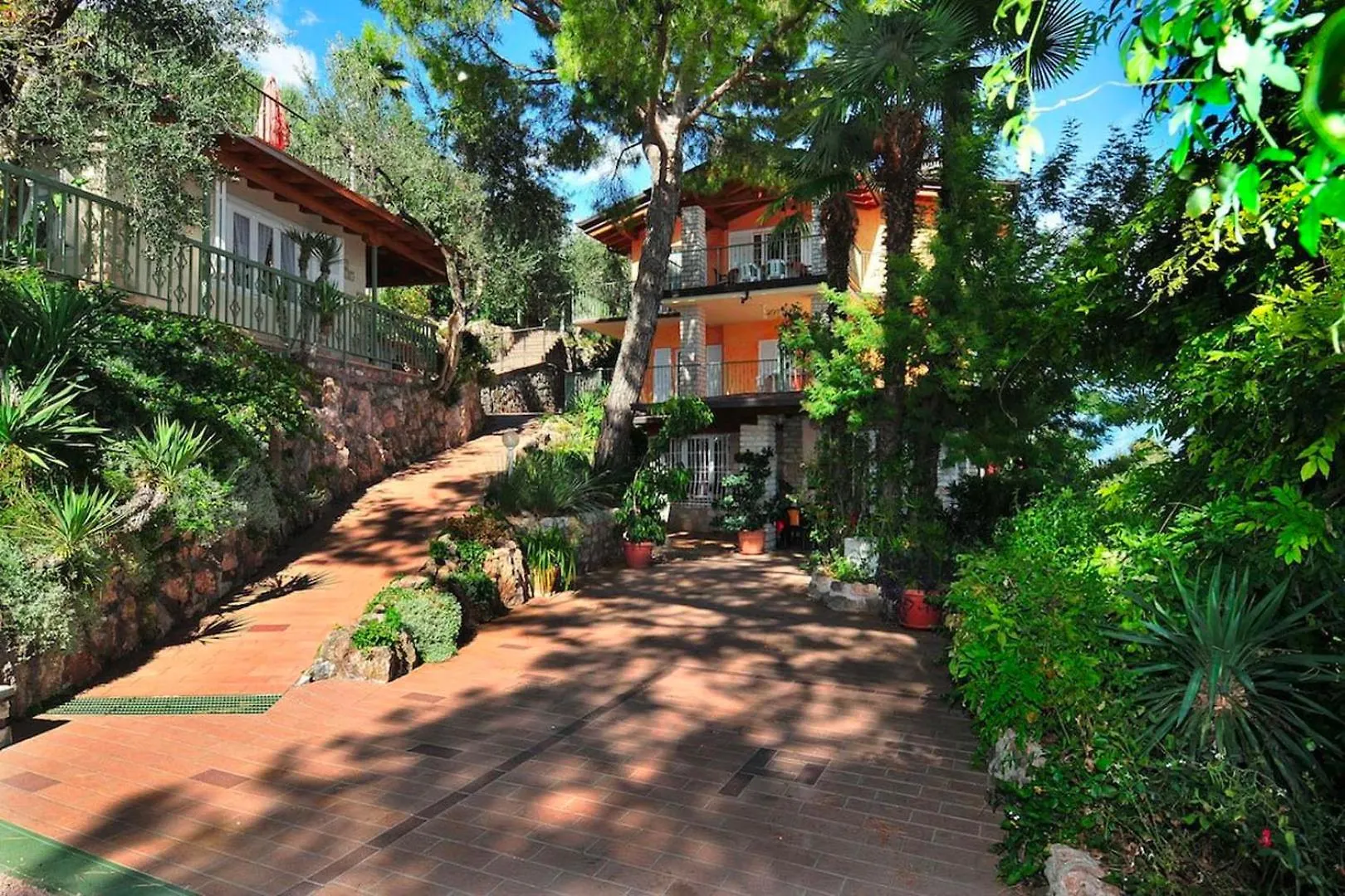 Villa Panorama Residence Gardone Riviera Apartment